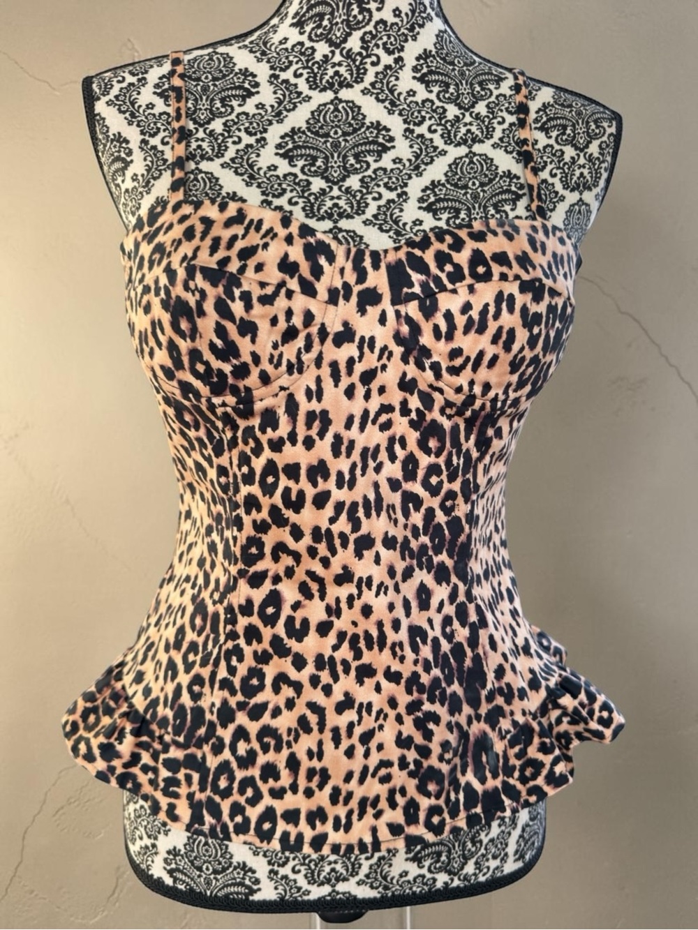 XXI Vintage Leopard Print Ruffle Bustier / Corset Top. Size Medium.